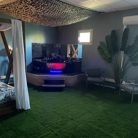 Love hotel L'entrepot Secret