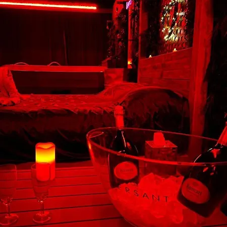 L'entrepot Secret מלון אהבה נים